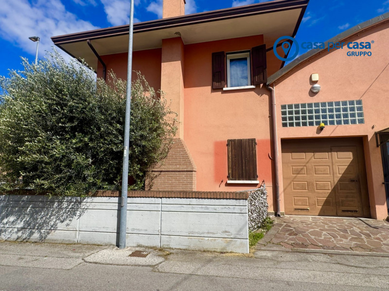 APPROVATO GRUPPO CASA PER CASA: VALUTATO, CONTROLLATO, GESTITO IN ESCLUSIVA!

ZONA:
L'immobile è ...