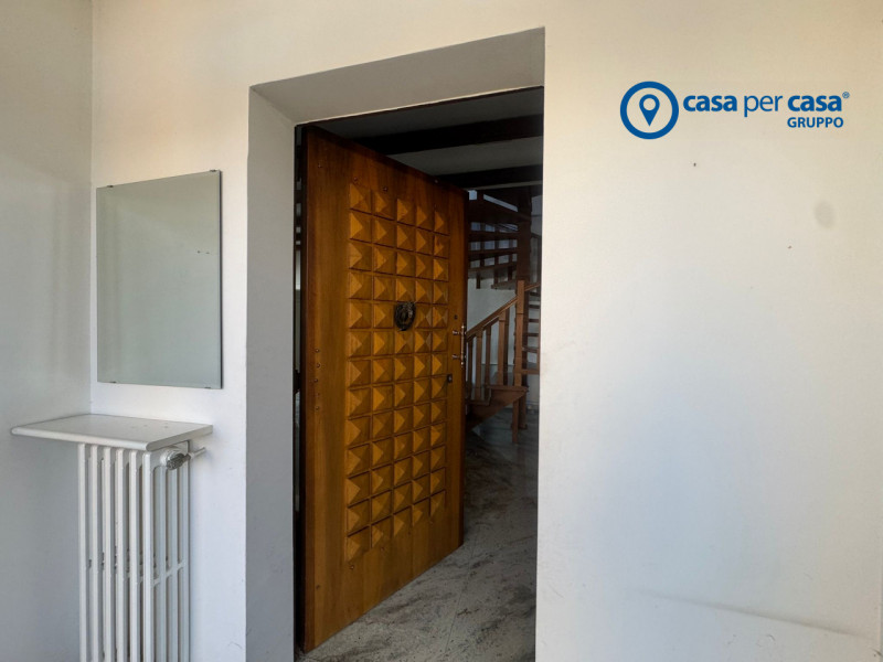 APPROVATO GRUPPO CASA PER CASA: VALUTATO, CONTROLLATO, GESTITO IN ESCLUSIVA!

ZONA:
L'immobile è ...