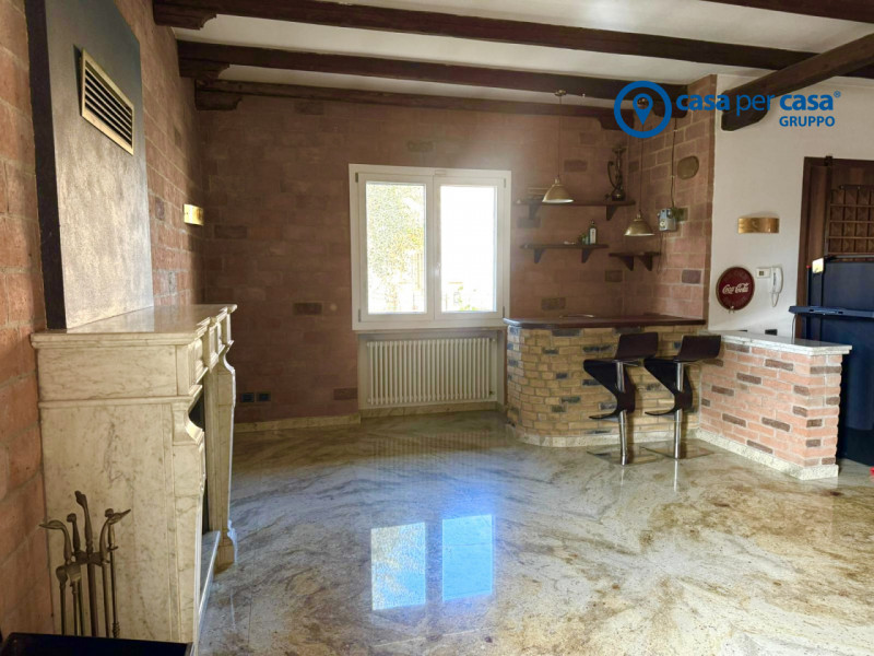 APPROVATO GRUPPO CASA PER CASA: VALUTATO, CONTROLLATO, GESTITO IN ESCLUSIVA!

ZONA:
L'immobile è ...