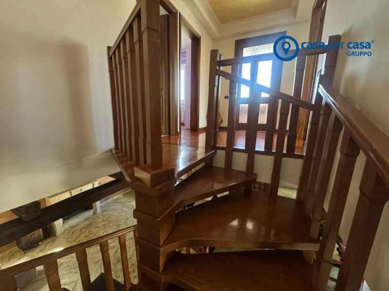 APPROVATO GRUPPO CASA PER CASA: VALUTATO, CONTROLLATO, GESTITO IN ESCLUSIVA!

ZONA:
L'immobile è ...