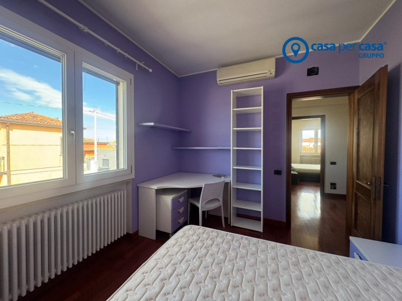 APPROVATO GRUPPO CASA PER CASA: VALUTATO, CONTROLLATO, GESTITO IN ESCLUSIVA!

ZONA:
L'immobile è ...
