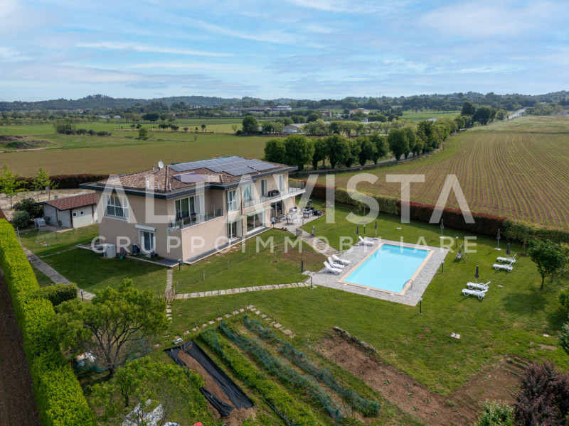 Villa in Vendita a Brescia