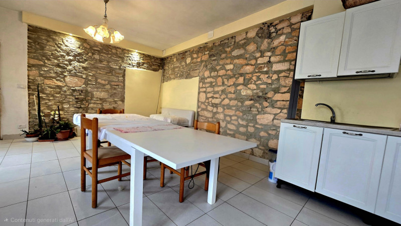 Rif. BIF57 - Proponiamo in vendita casa accostata su due livelli, inserita in una tranquilla cort...