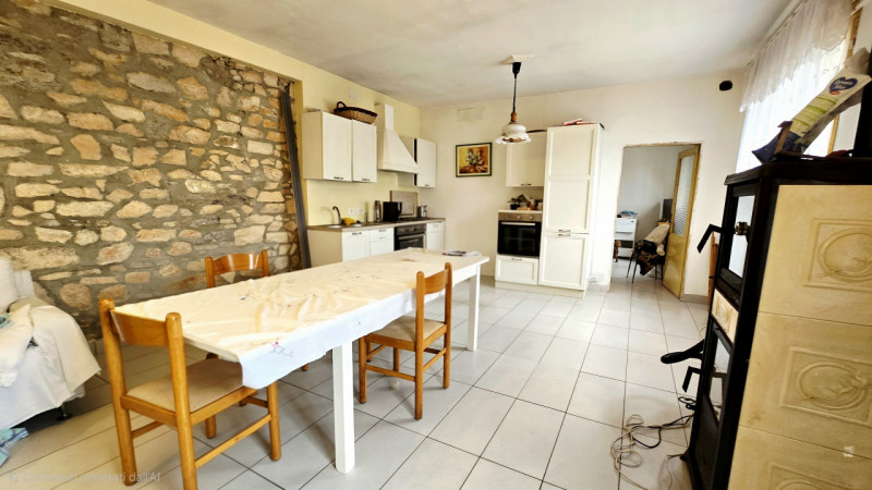 Rif. BIF57 - Proponiamo in vendita casa accostata su due livelli, inserita in una tranquilla cort...