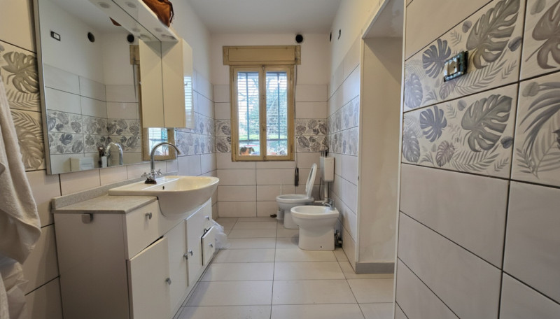 Rif. BIF57 - Proponiamo in vendita casa accostata su due livelli, inserita in una tranquilla cort...