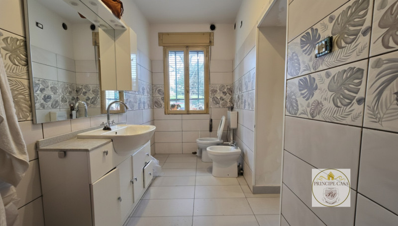 Rif. BIF57 - Proponiamo in vendita casa accostata su due livelli, inserita in una tranquilla cort...