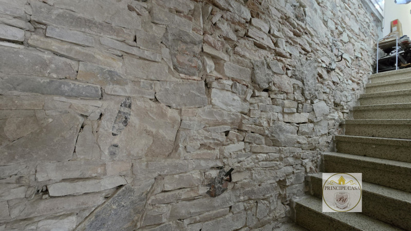 Rif. BIF57 - Proponiamo in vendita casa accostata su due livelli, inserita in una tranquilla cort...