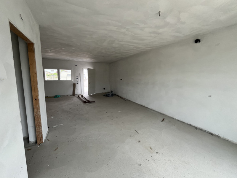 La casa perfetta per la tua famiglia: spazio, sicurezza e comfort in una nuova bivilla in classe ...