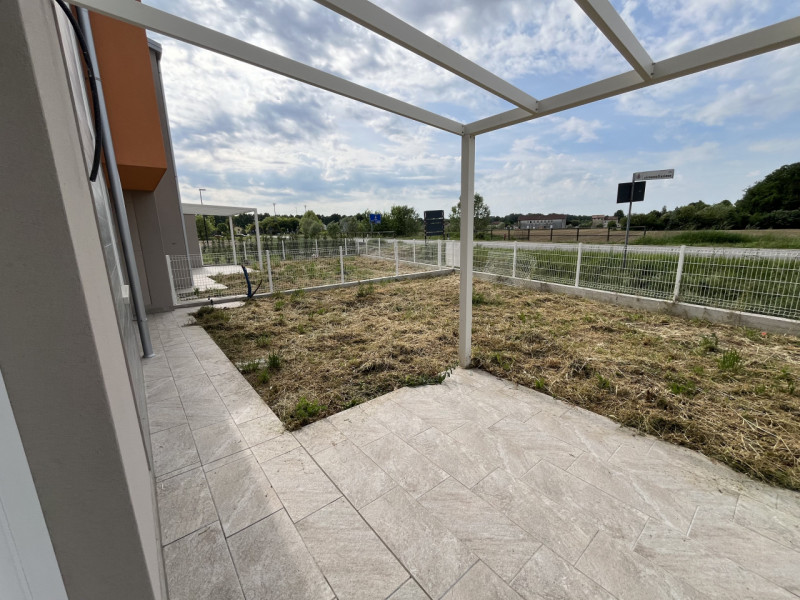 La casa perfetta per la tua famiglia: spazio, sicurezza e comfort in una nuova bivilla in classe ...