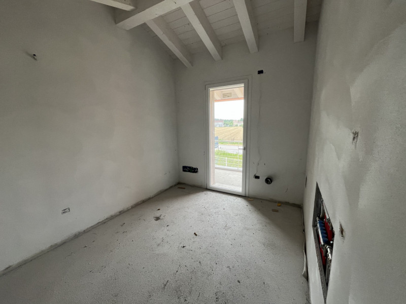 La casa perfetta per la tua famiglia: spazio, sicurezza e comfort in una nuova bivilla in classe ...