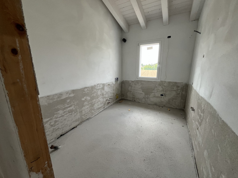 La casa perfetta per la tua famiglia: spazio, sicurezza e comfort in una nuova bivilla in classe ...