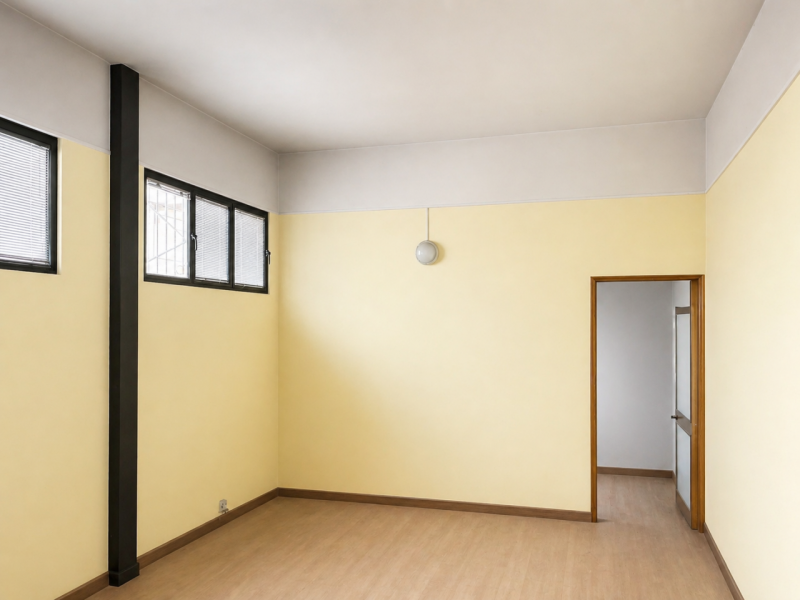 (Per INFO Vittorio 3517343301) In posizione centrale e di forte passaggio, proponiamo in vendita ...