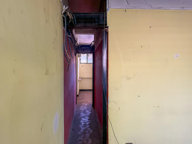 (Per INFO Vittorio 3517343301) In posizione centrale e di forte passaggio, proponiamo in vendita ...