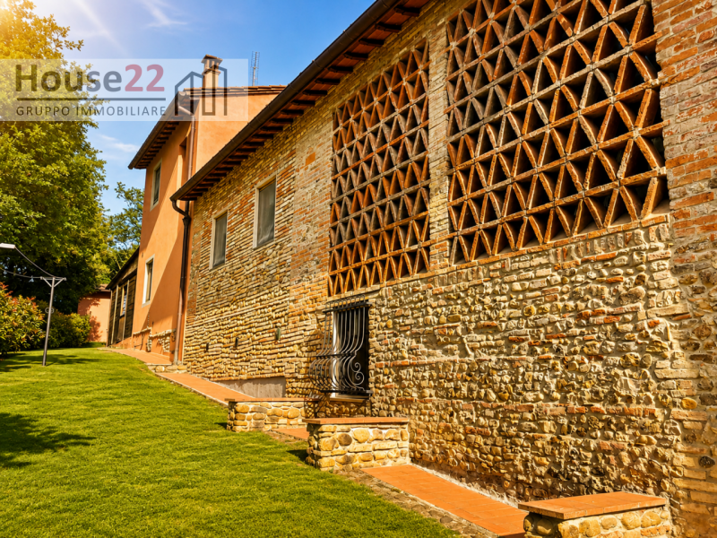 MONTESPERTOLI - FIRENZE. Scopri questo affascinante CASALE DEL '700 situato nel cuore di Montespe...
