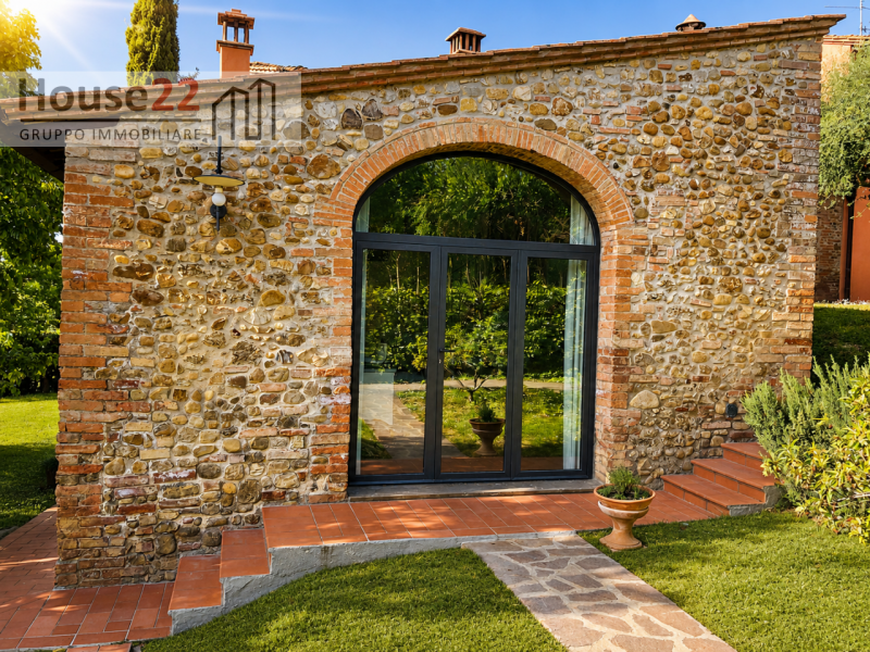 MONTESPERTOLI - FIRENZE. Scopri questo affascinante CASALE DEL '700 situato nel cuore di Montespe...