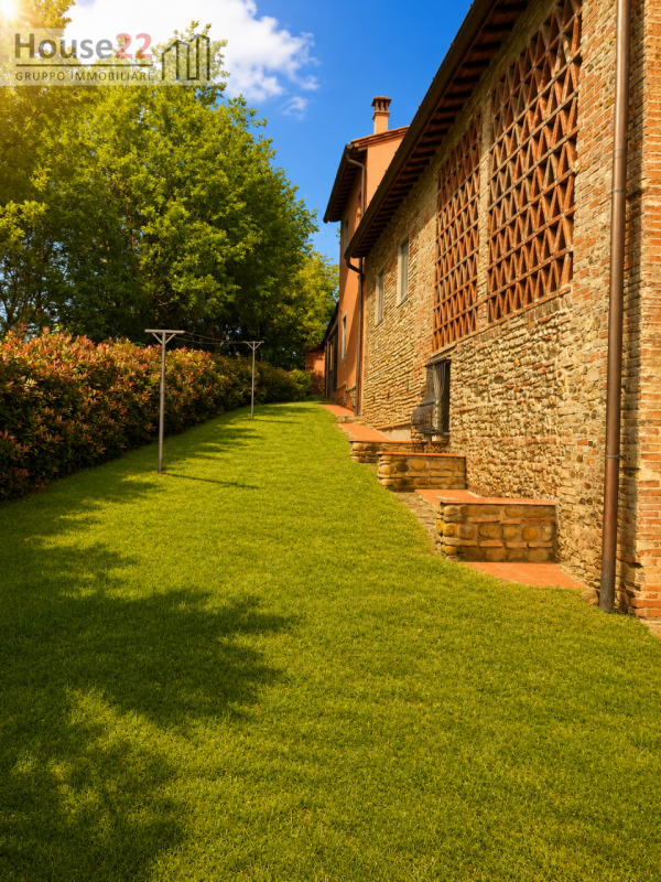 MONTESPERTOLI - FIRENZE. Scopri questo affascinante CASALE DEL '700 situato nel cuore di Montespe...