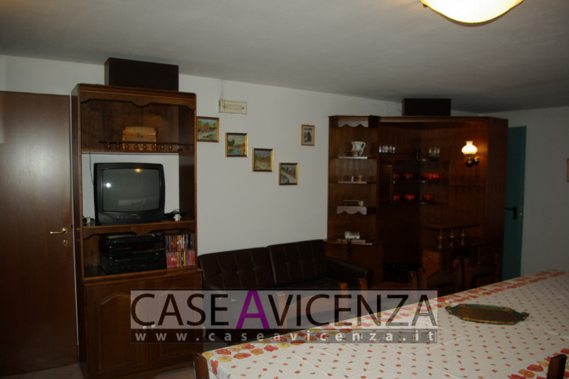 CERVARESE SANTA CROCE - CLASSE ENERGETICA IN FASE DI STESURA- In posizione centralissima ed in Es...