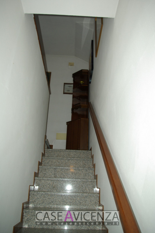 CERVARESE SANTA CROCE - CLASSE ENERGETICA IN FASE DI STESURA- In posizione centralissima ed in Es...