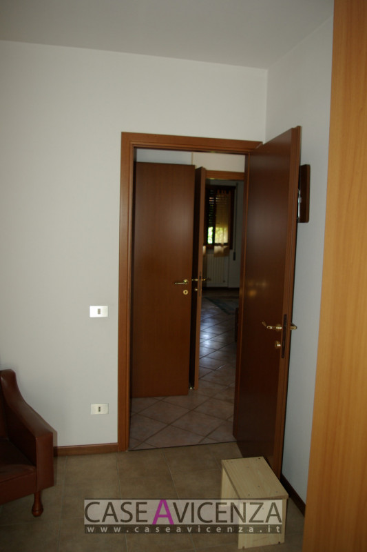 CERVARESE SANTA CROCE - CLASSE ENERGETICA IN FASE DI STESURA- In posizione centralissima ed in Es...