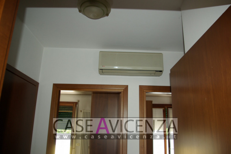 CERVARESE SANTA CROCE - CLASSE ENERGETICA IN FASE DI STESURA- In posizione centralissima ed in Es...