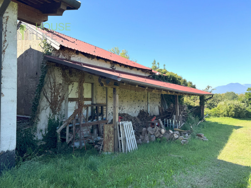 FARA VICENTINO: SPLENDIDA PROPRIETA' AGRICOLA IN COLLINA con vigneto, abitazione, annessi rustici...