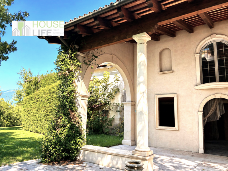 FARA VICENTINO: SPLENDIDA PROPRIETA' AGRICOLA IN COLLINA con vigneto, abitazione, annessi rustici...
