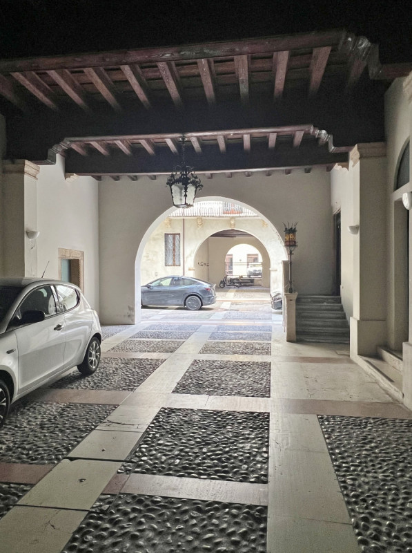 PRESTIGIOSO PIANO NOBILE DEL 1600 IN CONTRA' RIALE - RIF. 8387 - EURO 590.000

Splendida opportun...