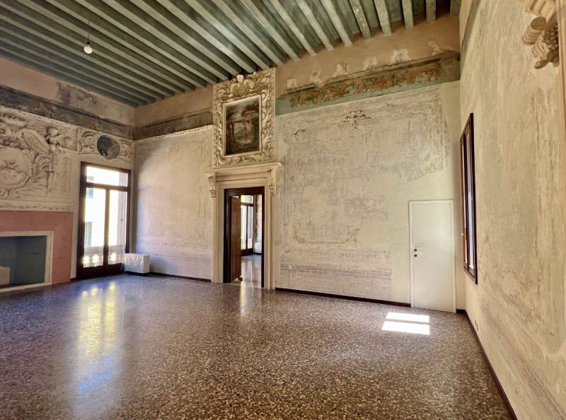 PRESTIGIOSO PIANO NOBILE DEL 1600 IN CONTRA' RIALE - RIF. 8387 - EURO 590.000

Splendida opportun...