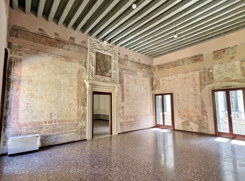 PRESTIGIOSO PIANO NOBILE SU PALAZZO DEL 1600 IN CONTRA' RIALE - RIF. 8387
Splendida opportunità d...