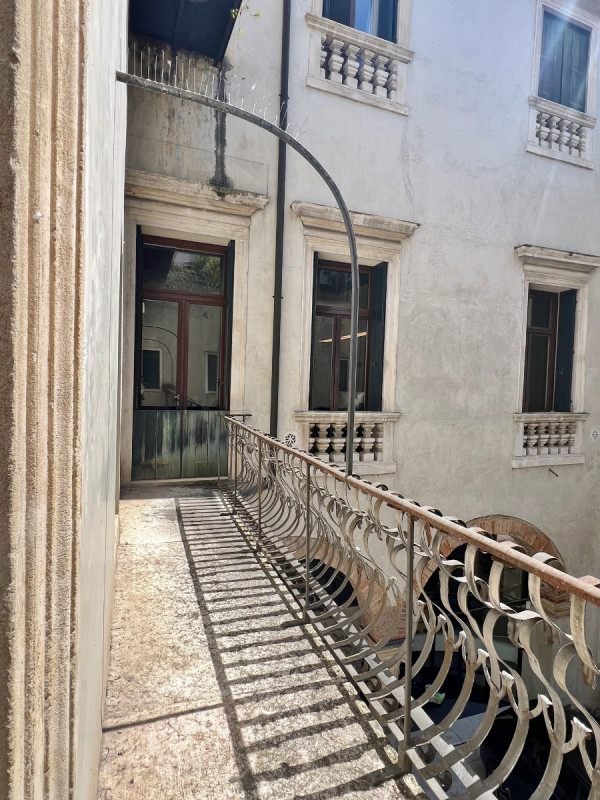 PRESTIGIOSO PIANO NOBILE SU PALAZZO DEL 1600 IN CONTRA' RIALE - RIF. 8387
Splendida opportunità d...