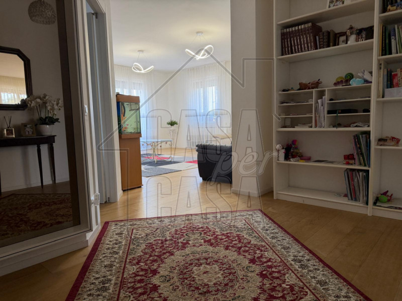 Rif. PDPVIG per info Marilena m. 327 7153302

Ampio appartamento ristrutturato con 3 camere, gara...