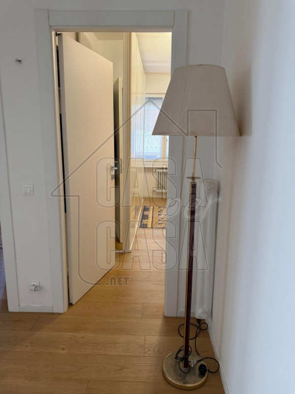 Rif. PDPVIG per info Marilena m. 327 7153302

Ampio appartamento ristrutturato con 3 camere, gara...