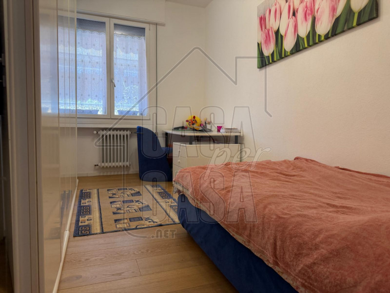 Rif. PDPVIG per info Marilena m. 327 7153302

Ampio appartamento ristrutturato con 3 camere, gara...