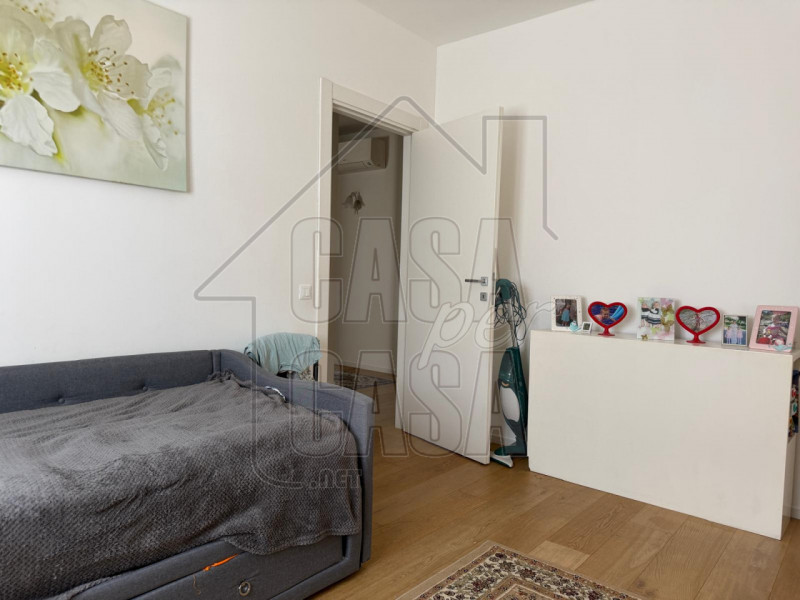 Rif. PDPVIG per info Marilena m. 327 7153302

Ampio appartamento ristrutturato con 3 camere, gara...