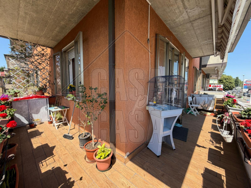 Rif. PDPVIG per info Marilena m. 327 7153302

Ampio appartamento ristrutturato con 3 camere, gara...