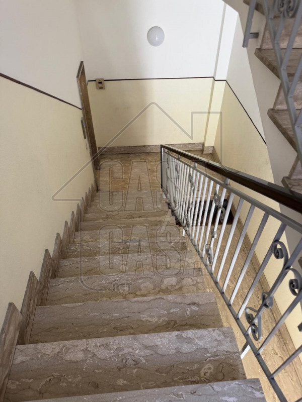 Rif. PDPVIG per info Marilena m. 327 7153302

Ampio appartamento ristrutturato con 3 camere, gara...