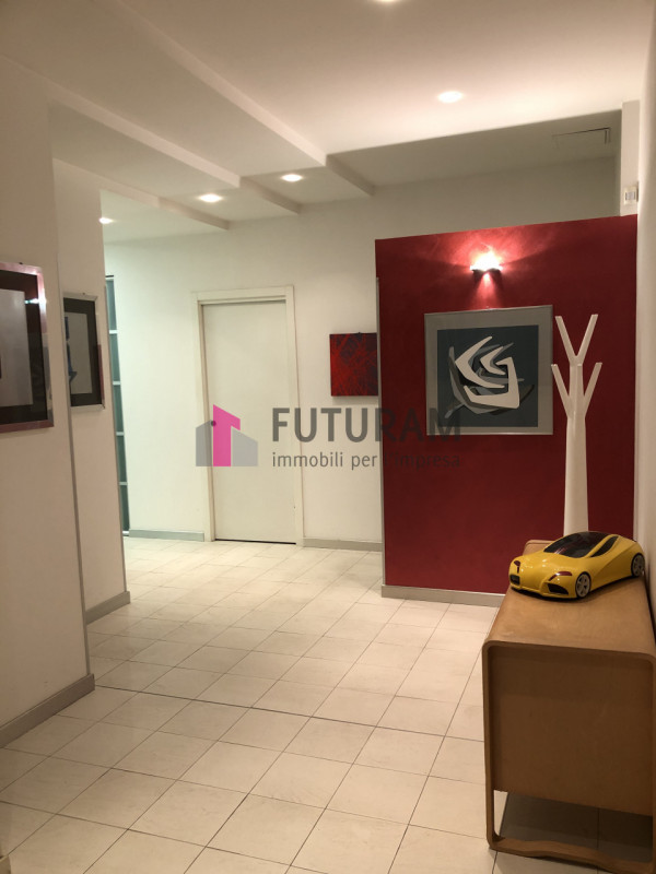 RIF: 156NM - PONTE SAN NICOLO' (PD) - PER INFO 0444/310220


Propongo in vendita un laboratorio c...