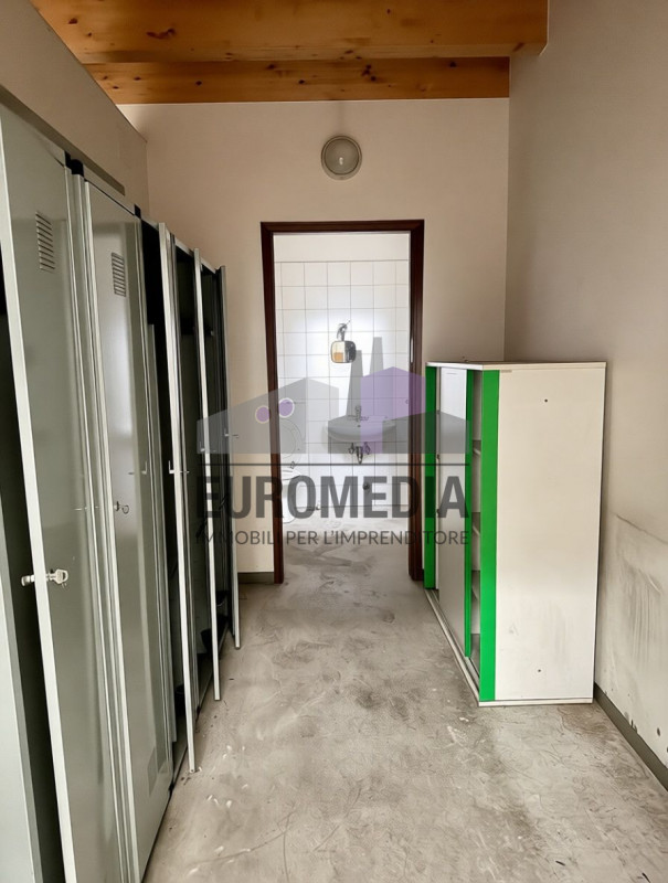 Per informazioni: 375.7062731

EUROMEDIA propone in locazione un interessante immobile a destinaz...