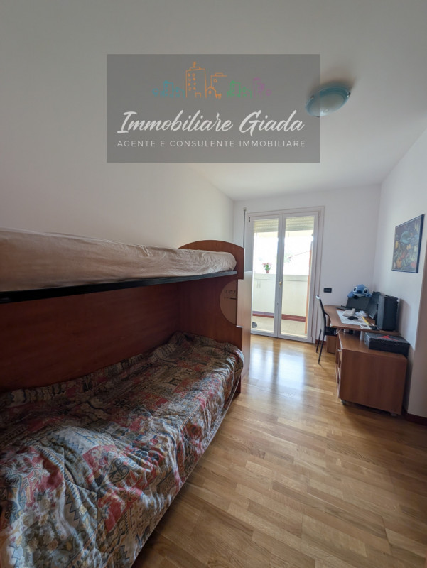 Proponiamo in vendita un splendido appartamento di 110 m², accogliente e luminoso, ideale per chi...