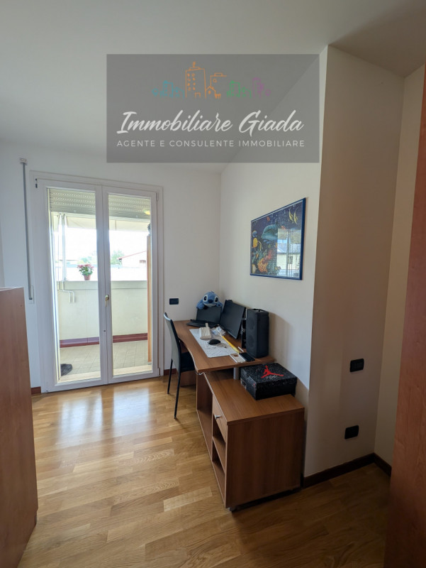 Proponiamo in vendita un splendido appartamento di 110 m², accogliente e luminoso, ideale per chi...