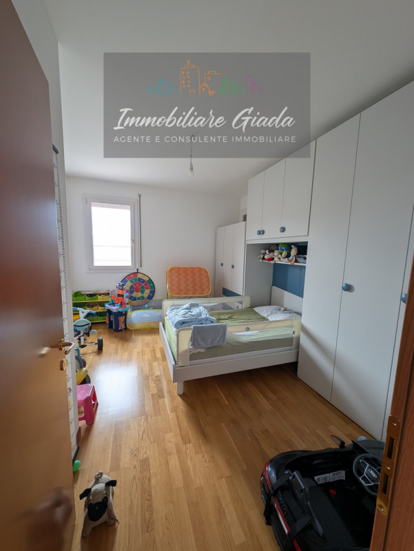 Proponiamo in vendita un splendido appartamento di 110 m², accogliente e luminoso, ideale per chi...