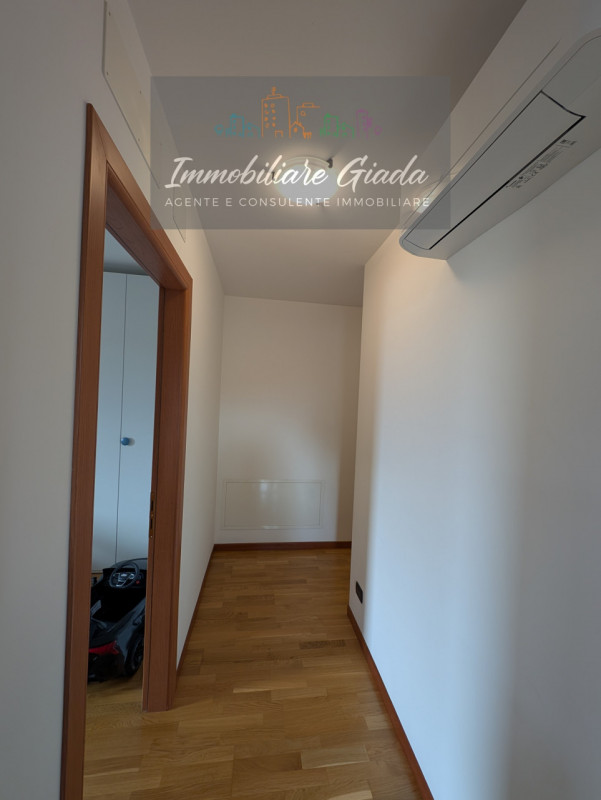 Proponiamo in vendita un splendido appartamento di 110 m², accogliente e luminoso, ideale per chi...