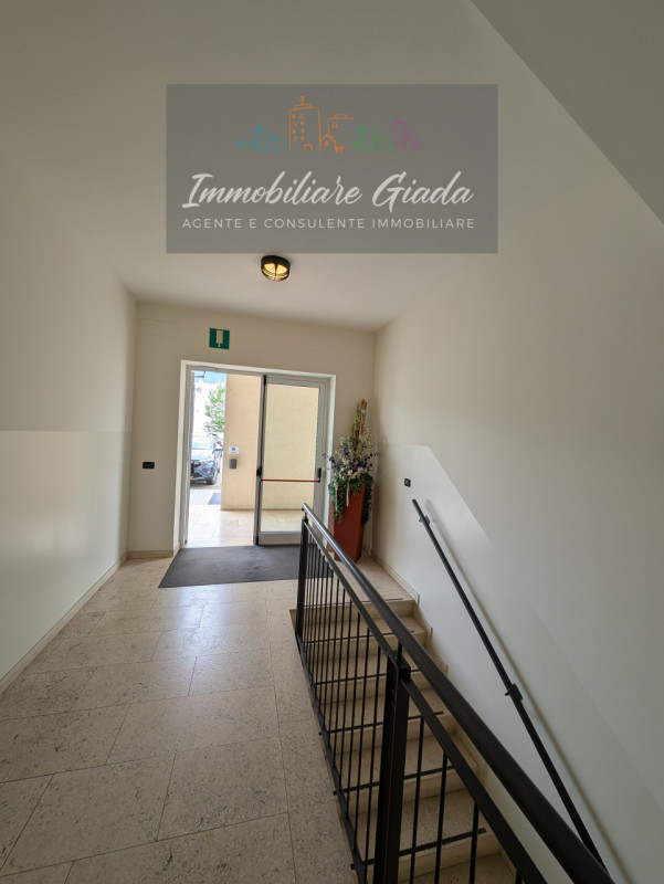 Proponiamo in vendita un splendido appartamento di 110 m², accogliente e luminoso, ideale per chi...