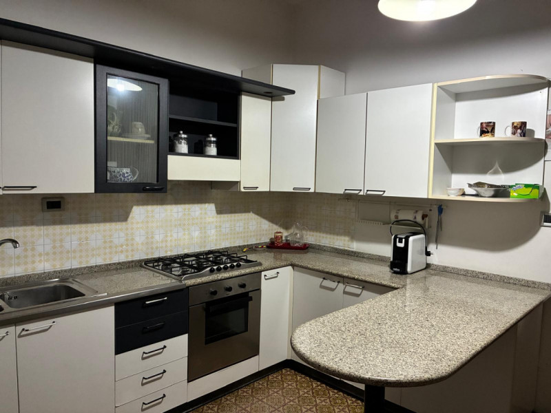 In esclusiva proponiamo in vendita una splendida casa singola di ampia metratura (215 mq) situata...