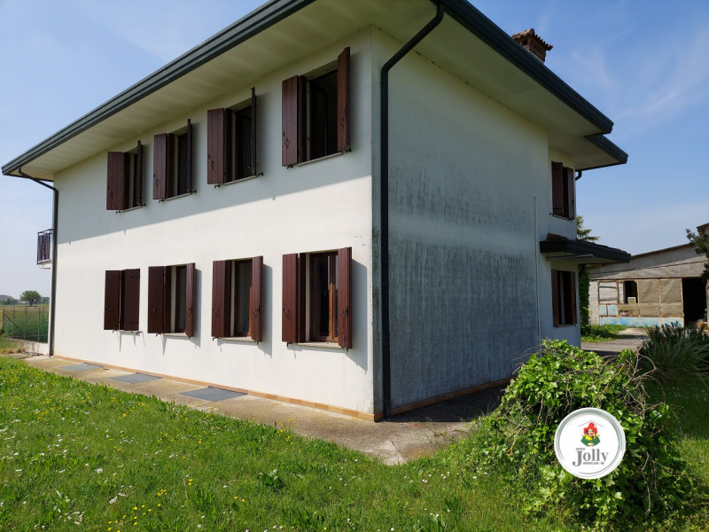 Info prestazione energetica:
Classe G
Epgl,nren 213,02 kwh/m2anno
Epgl,ren 0,95 kwh/m2anno
((

Cl...
