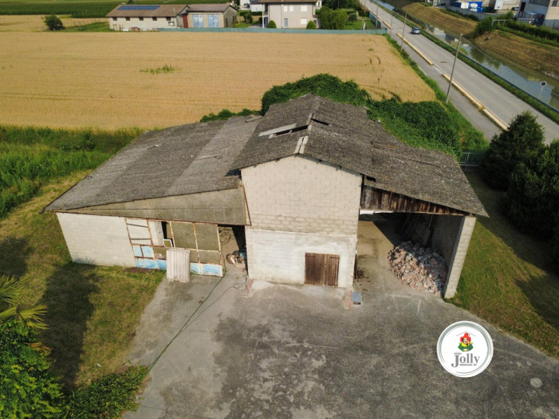 Info prestazione energetica:
Classe G
Epgl,nren 213,02 kwh/m2anno
Epgl,ren 0,95 kwh/m2anno
((

Cl...