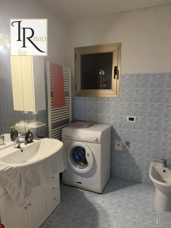 Nel cuore del comune di Ponso, in una zona residenziale tranquilla ma ben collegata ai principali...