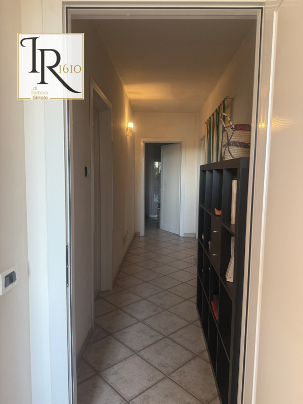 Nel cuore del comune di Ponso, in una zona residenziale tranquilla ma ben collegata ai principali...