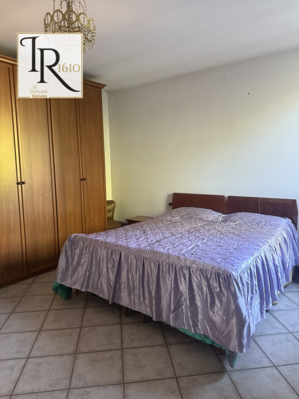 Nel cuore del comune di Ponso, in una zona residenziale tranquilla ma ben collegata ai principali...