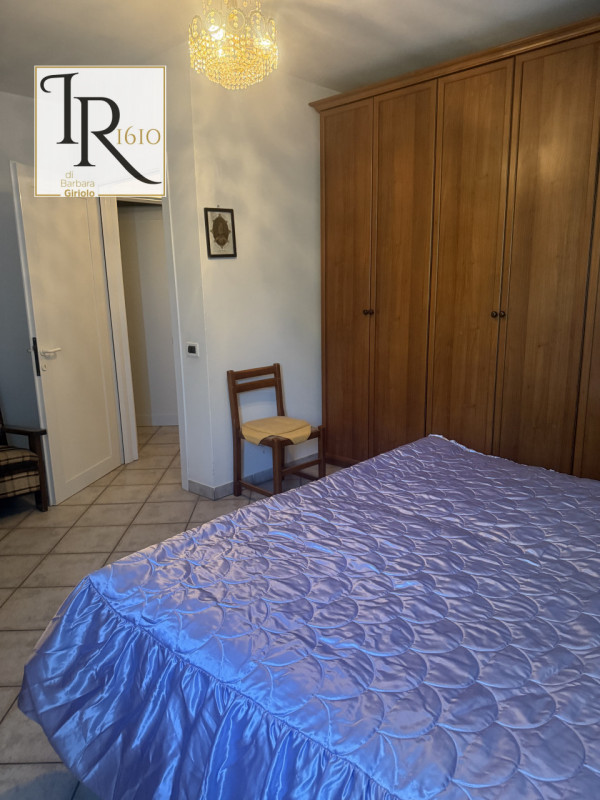 Nel cuore del comune di Ponso, in una zona residenziale tranquilla ma ben collegata ai principali...